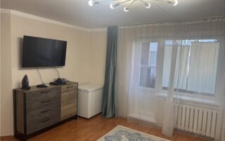 Продажа 2-комнатной квартиры, 75.4 м²