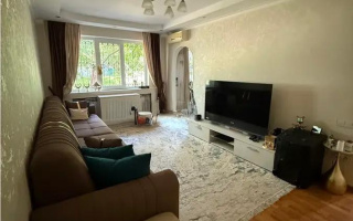 Продажа 3-комнатной квартиры, 60 м², мкр-н 6, дом  39 - Продажа  трехкомнатных квартир в Алматы с фото