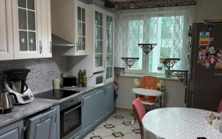 Аренда 3-комнатной квартиры, 96 м², пр. Кабанбай батыра, дом  46Б - Продажа баз, складов и промышленной недвижимости в Шымкенте