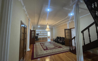 Продажа 7-комнатного дома, 461.6 м², ул. Кажибекова - Продажа домов и коттеджей в Караганде