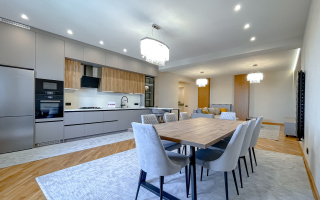 Продажа 3-комнатной квартиры, 215 м² - Продажа квартир в Медеуском р-не Алматы