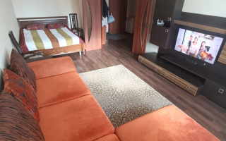 Аренда 1-комнатной квартиры посуточно, 45 м², ул. Кенесары, дом  1 - ул. Кумисбекова - Продажа домов, коттеджей в Усть-Каменогорске