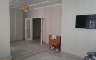 Продажа 4-комнатной квартиры, 117 м², пр. Строителей, дом  33/4 - Продажа  четырехкомнатных квартир в Караганде