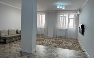 Продажа 4-комнатной квартиры, 135 м², пр. Кошкарбаева, дом  26/1 - Продажа  четырехкомнатных квартир в Астане без посредников с фото