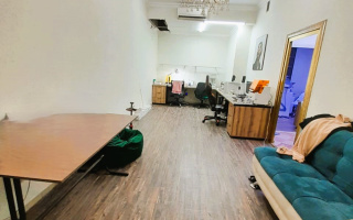 Продажа , 40 м², пр. Назарбаева, дом  297 - ул. Кажымукана - Продажа офисных и торговых помещений в Алматы с фото