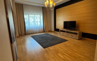 Продажа 4-комнатной квартиры, 153 м²