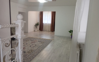 Аренда 10-комнатного дома, 300 м², ул. Турекулова, дом  46 - Аренда домов в Караганде с фото