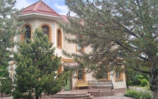 Продажа 10-комнатного дома, 454 м² - Продажа пятикомнатных и более домов, коттеджей от собственников в Алматы