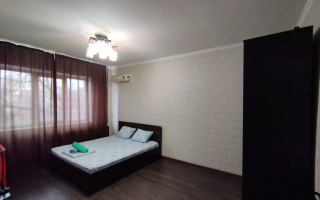 Аренда 1-комнатной квартиры посуточно, 40 м², ул. Панфилова, дом  85 - ул. Макатаева - Аренда квартир посуточно в Алматы без посредников с фото