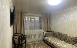 Продажа 3-комнатной квартиры, 60 м², 6-й мкр., дом  2 - Продажа  трехкомнатных квартир в Караганде с фото