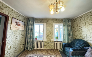 Продажа 4-комнатного дома, 76 м², ул. Октябрьская - Продажа  четырехкомнатных домов, коттеджей в Караганде