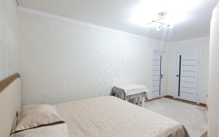 Продажа 4-комнатной квартиры, 91.7 м², 12 мкр. - Продажа и аренда недвижимости в Актобе