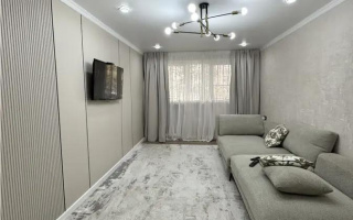 Продажа 3-комнатной квартиры, 60 м², мкр-н 1, дом  33 - Продажа  двухкомнатных, трехкомнатных квартир в Алматы