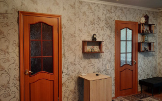 Продажа 3-комнатной квартиры, 48 м², мкр-н 22, дом  3д - Продажа  трехкомнатных квартир в Караганде без посредников с фото