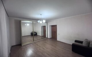 Продажа 2-комнатной квартиры, 58 м²