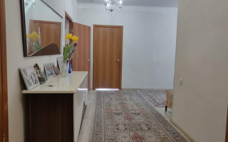Продажа 10-комнатного дома, 650 м², ул. Джалиля - Продажа домов, коттеджей в Караганде