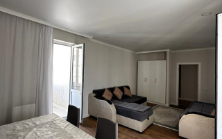 Аренда 3-комнатной квартиры, 89.9 м², ул. Кенесары хана, дом  54 - Аренда  трехкомнатных квартир помесячно в Алматы