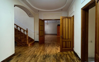 Продажа 8-комнатного дома, 450 м² - Продажа домов, коттеджей в Астане