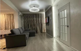 Продажа 3-комнатной квартиры, 69 м², ул. Толе би, дом  285/8 - Продажа  трехкомнатных квартир в Алматы с фото