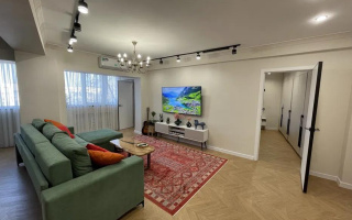 Продажа 2-комнатной квартиры, 70 м², ул. Жарокова, дом  290 - Продажа  двухкомнатных квартир в Алматы с фото
