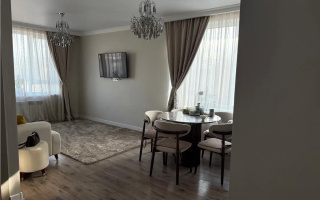 Продажа 2-комнатной квартиры, 45 м², ул. Халиуллина, дом  196/17 - Продажа квартир в Алматы с фото