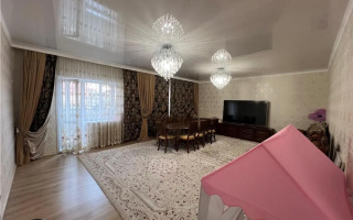 Продажа 4-комнатной квартиры, 131 м², ул. 3-я, дом  10а - Продажа  четырехкомнатных квартир в Караганде
