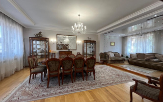Продажа 8-комнатного дома, 306 м², мкр-н Городской аэропорт - Продажа домов, коттеджей в Караганде