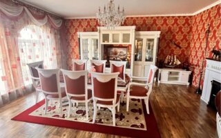 Продажа 7-комнатного дома, 390.3 м²