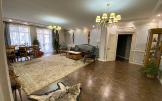 Аренда 5-комнатной квартиры, 210 м², ул. Сарайшык, дом  38 - Аренда квартир помесячно в Казахстане