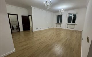Продажа 4-комнатной квартиры, 130 м²