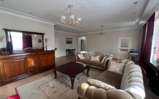Продажа 4-комнатной квартиры, 188 м²