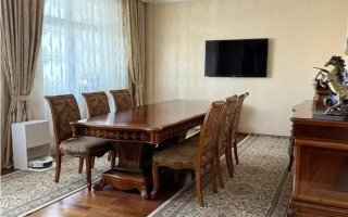 Продажа 5-комнатной квартиры, 200 м² - Продажа пятикомнатных и более квартир в Астане