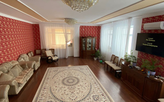 Продажа дома, 530 м², ул. Маншук Маметовой, дом  138 - Продажа и аренда недвижимости в Уральске