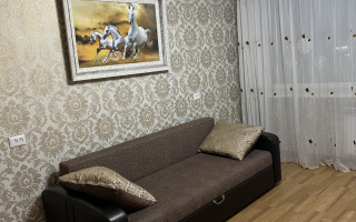 Аренда 4-комнатной квартиры, 74 м², пр. Республики, дом  18 - Аренда квартир помесячно в Караганде с фото