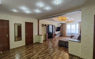 Продажа 4-комнатной квартиры, 122 м², пр. Республики, дом  40 - Продажа  четырехкомнатных квартир в Караганде с фото