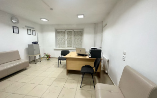 Продажа , 34 м², мкр-н Степной-2, дом  2 - Продажа офисных и торговых помещений в Караганде с фото