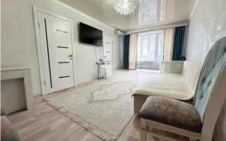 Продажа 3-комнатной квартиры, 48 м², ул. Дюсембекова, дом  65 - Продажа  трехкомнатных квартир в Караганде без посредников с фото