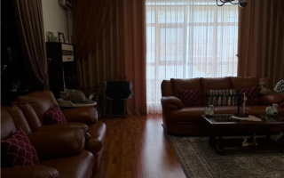 Продажа 3-комнатной квартиры, 135 м², ул. Аманжолова - Продажа квартир в Караганде