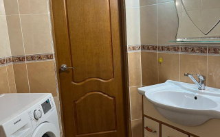 Продажа 3-комнатной квартиры, 50 м², Пичугина 240, дом  10 - Продажа квартир в Караганде без посредников с фото