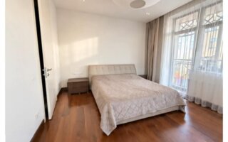 Продажа 3-комнатной квартиры, 140 м²