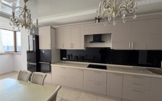 Продажа 3-комнатной квартиры, 138 м²