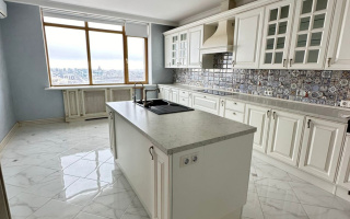 Продажа 4-комнатной квартиры, 300 м², Рахимжана Кошкарбаева - Продажа  четырехкомнатных квартир в Астане с фото