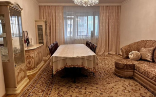 Продажа 4-комнатной квартиры, 162 м², пр. Кошкарбаева, дом  28 - Продажа  четырехкомнатных квартир в Астане с фото
