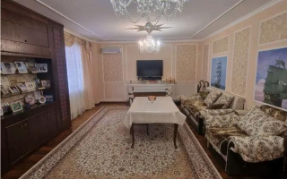 Продажа 4-комнатной квартиры, 200 м², ул. Омарова, дом  10 - Продажа  четырехкомнатных квартир в Астане с фото
