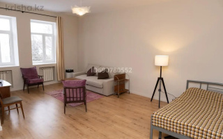 Продажа 1-комнатной квартиры, 42 м², ул. Абая, дом  7 - Продажа  однокомнатных квартир в Караганде с фото