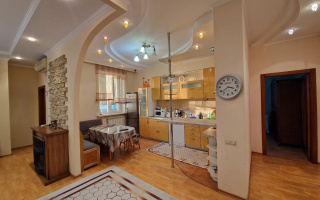 Продажа 2-комнатной квартиры, 80 м², пр. Достык - Продажа квартир в Алматы