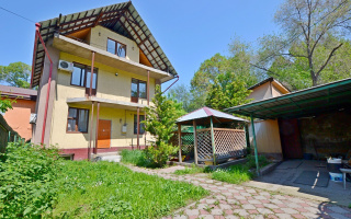 Продажа 8-комнатного дома, 260 м², ул. Шевцовой - Продажа домов и коттеджей в Алматы