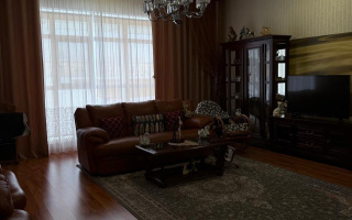 Продажа 3-комнатной квартиры, 135.4 м², ул. Аманжолова - Продажа квартир в Караганде