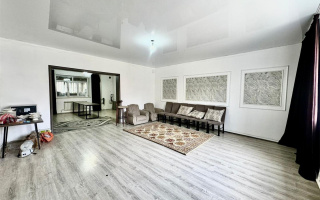 Продажа 5-комнатного дома, 250 м², ул. Ондасынова - Продажа домов, коттеджей в Караганде