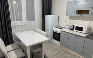 Аренда 1-комнатной квартиры, 37 м², ул. Момышулы, дом  28 - Аренда  однокомнатных квартир помесячно в Караганде с фото